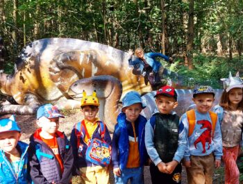 PRZEDSZKOLAKI U DINOZAURÓW