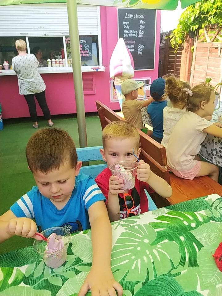 WYJŚCIE KRASNALI NA LODY
