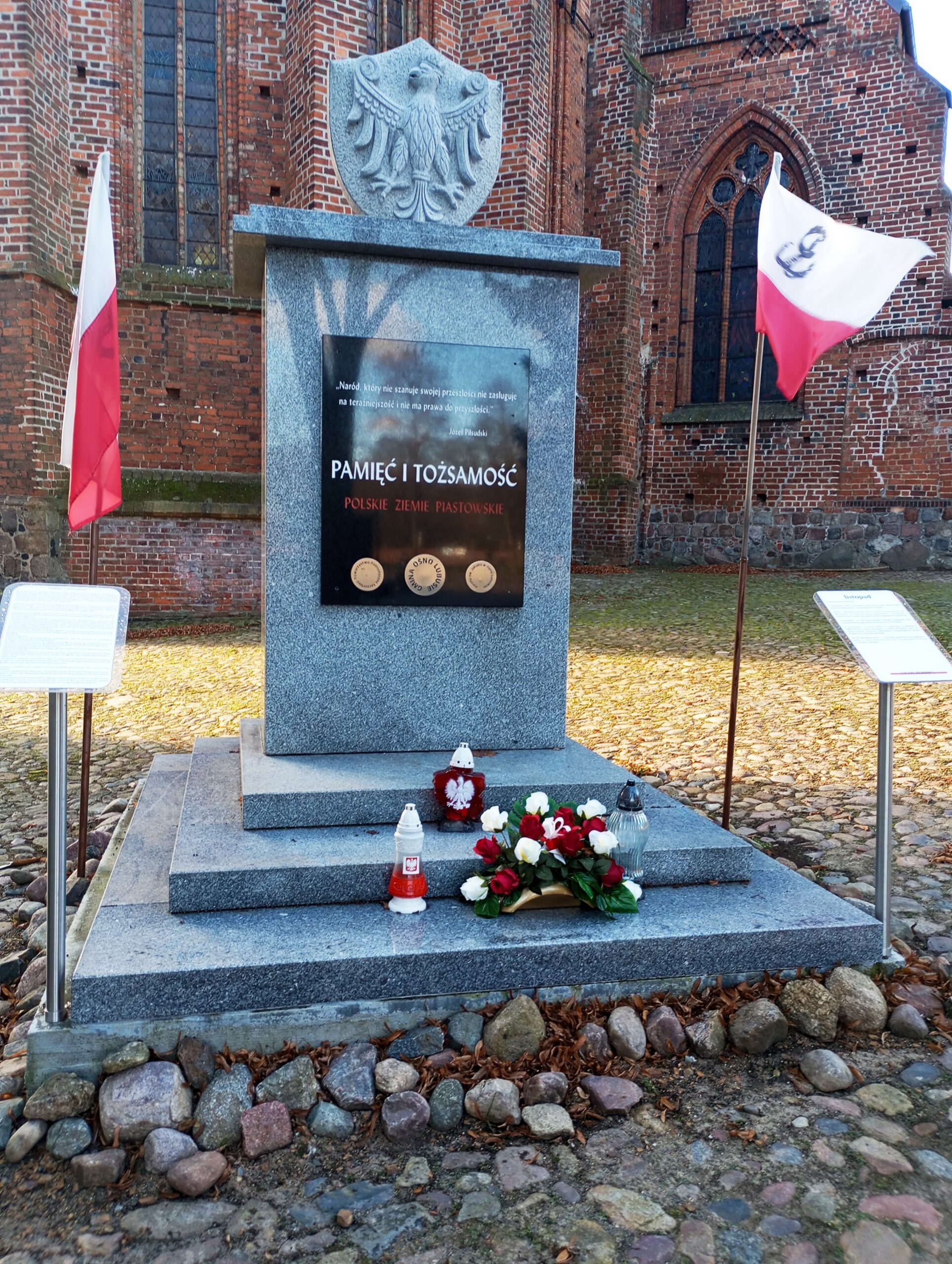 PAMIĘĆ I TOżSAMOŚĆ