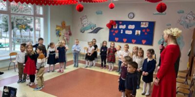 BABCIA I DZIADEK W GRUPIE MISIÓW